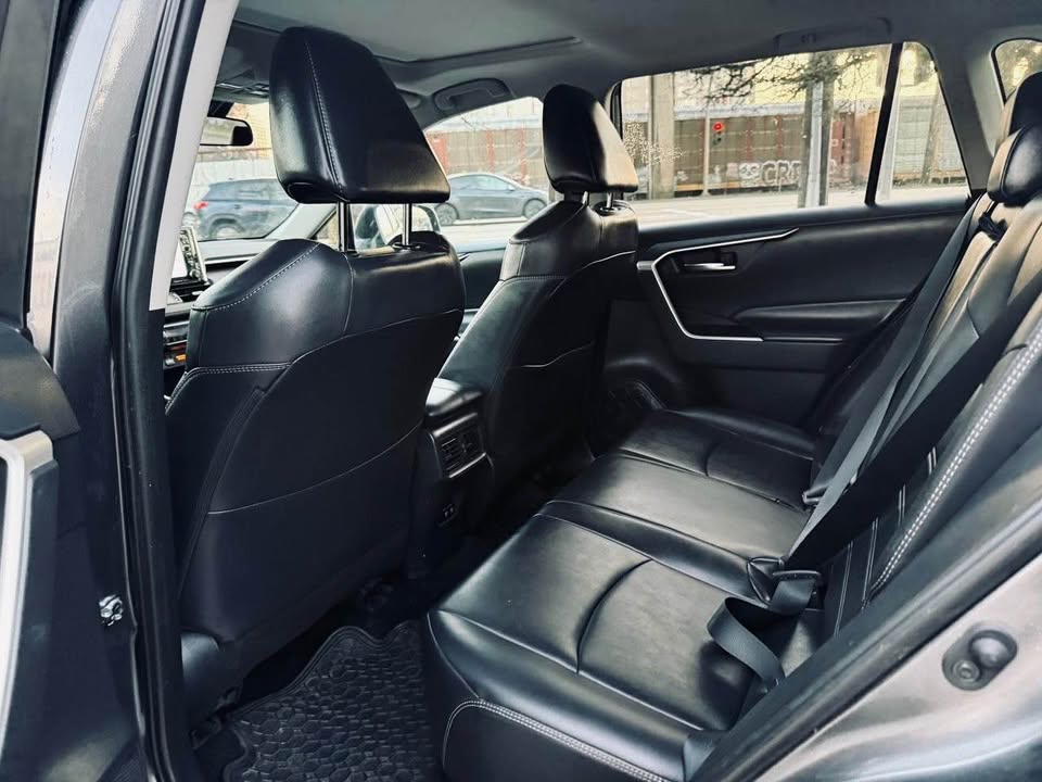 2019 TOYOTA RAV4 XLE AWD sold