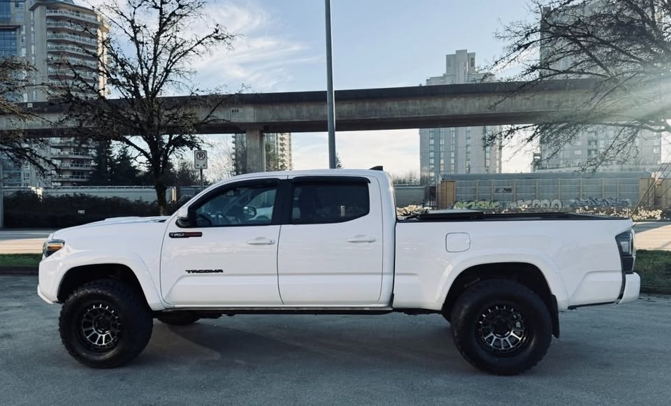 2018 Toyota Tacoma TRD Sport  / Limited Package.