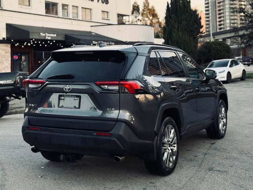 2019 TOYOTA RAV4 XLE AWD sold