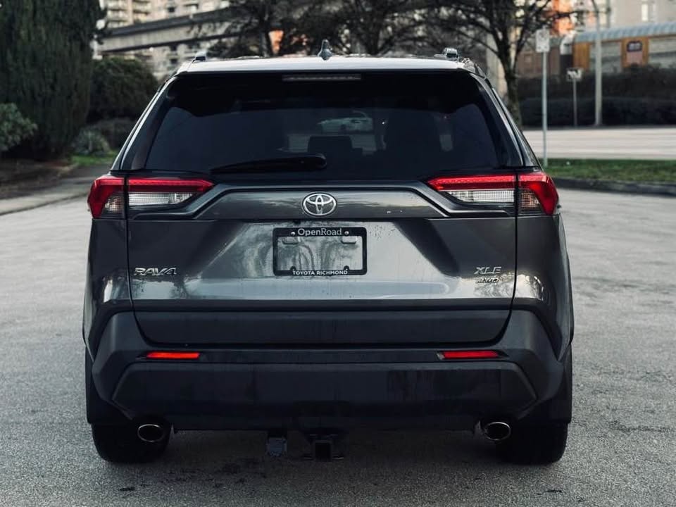 2019 TOYOTA RAV4 XLE AWD sold