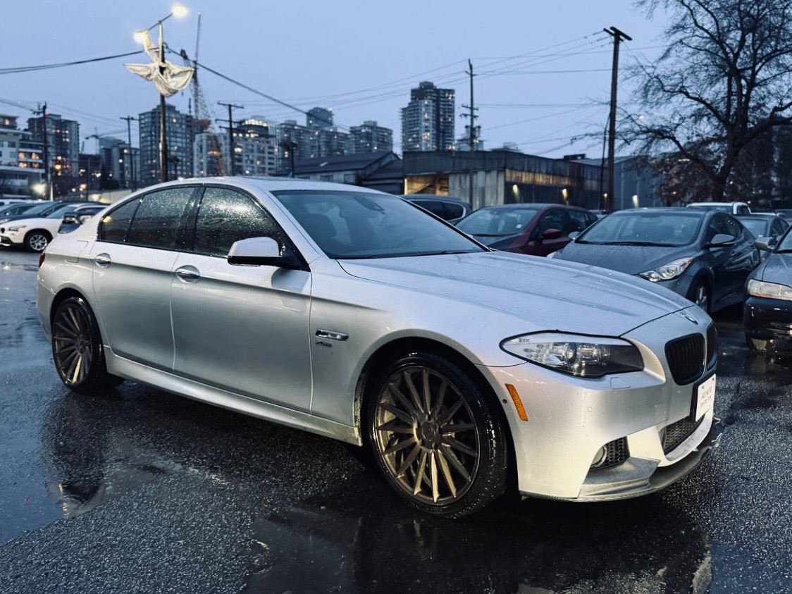 2011 BMW 550 XI AWD v8