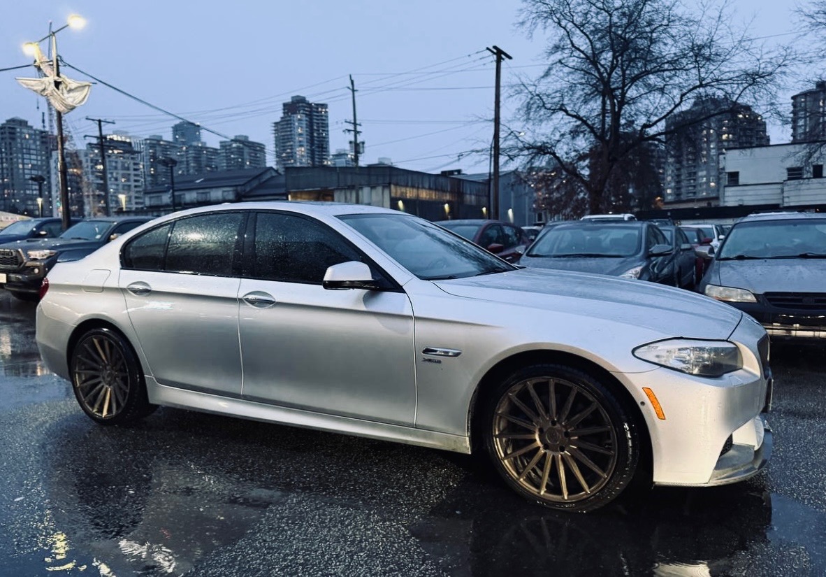 2011 BMW 550 XI AWD v8
