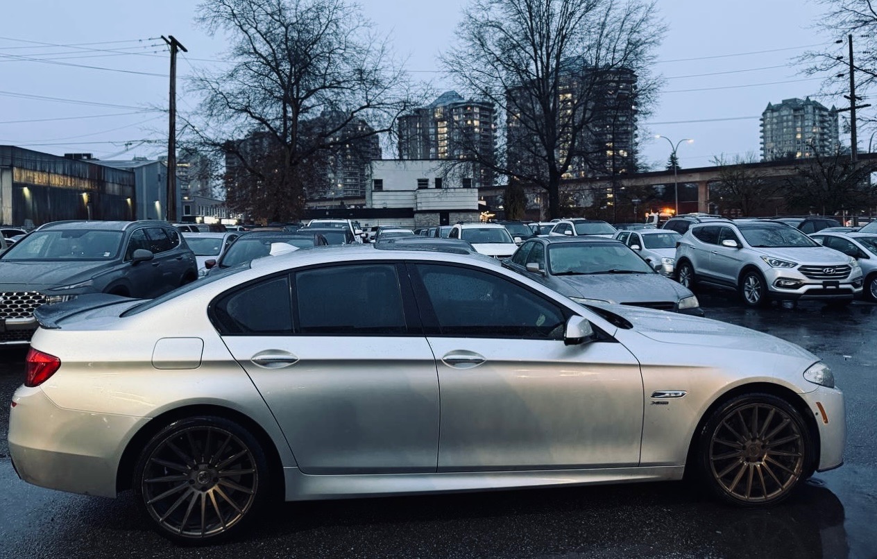 2011 BMW 550 XI AWD v8
