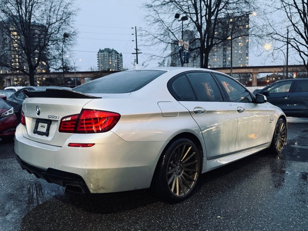 2011 BMW 550 XI AWD v8