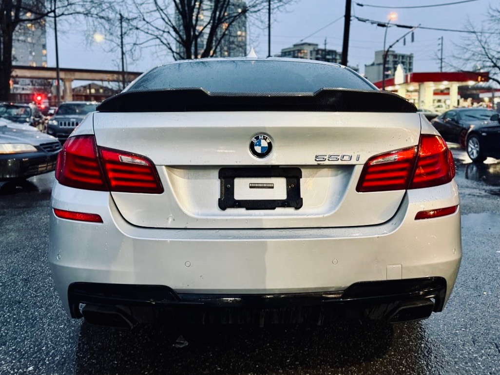 2011 BMW 550 XI AWD v8