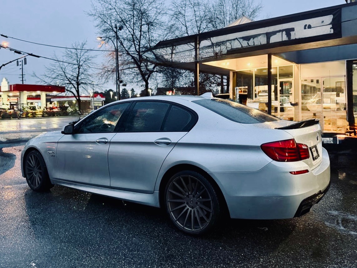 2011 BMW 550 XI AWD v8