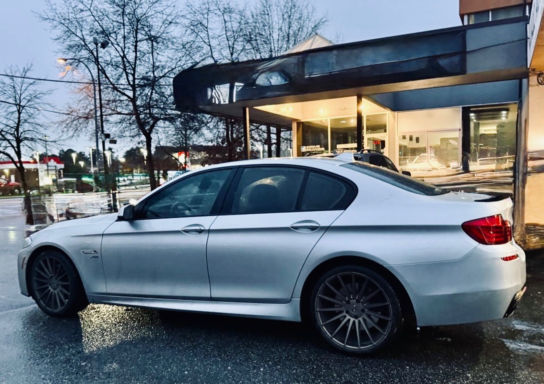 2011 BMW 550 XI AWD v8