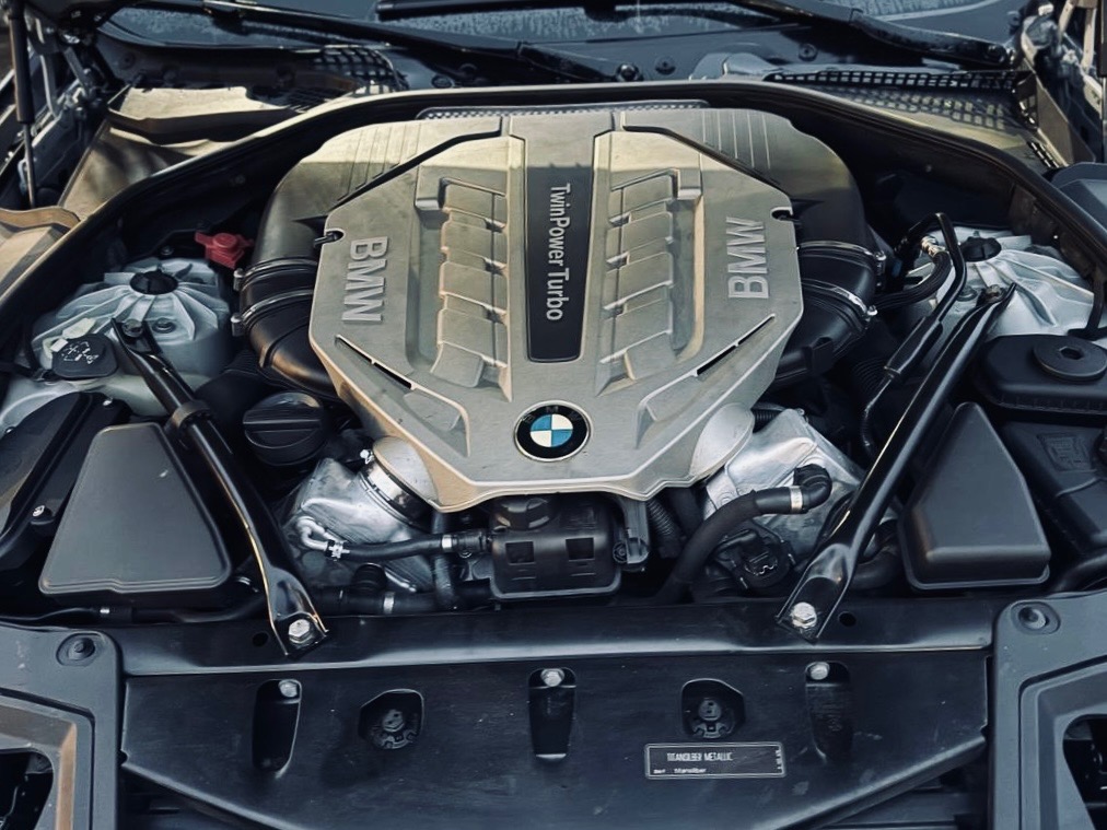 2011 BMW 550 XI AWD v8