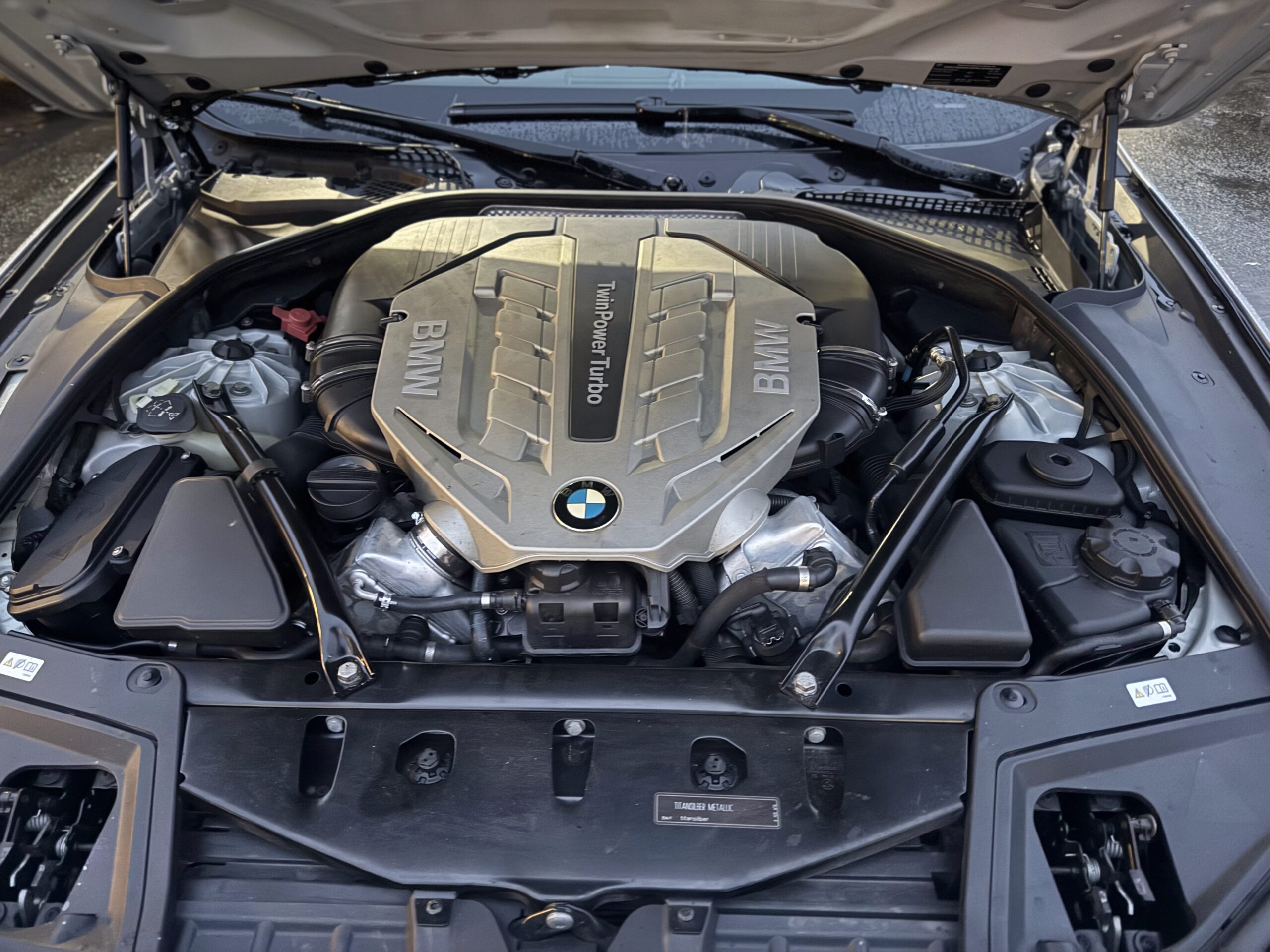 2011 BMW 550 XI AWD v8
