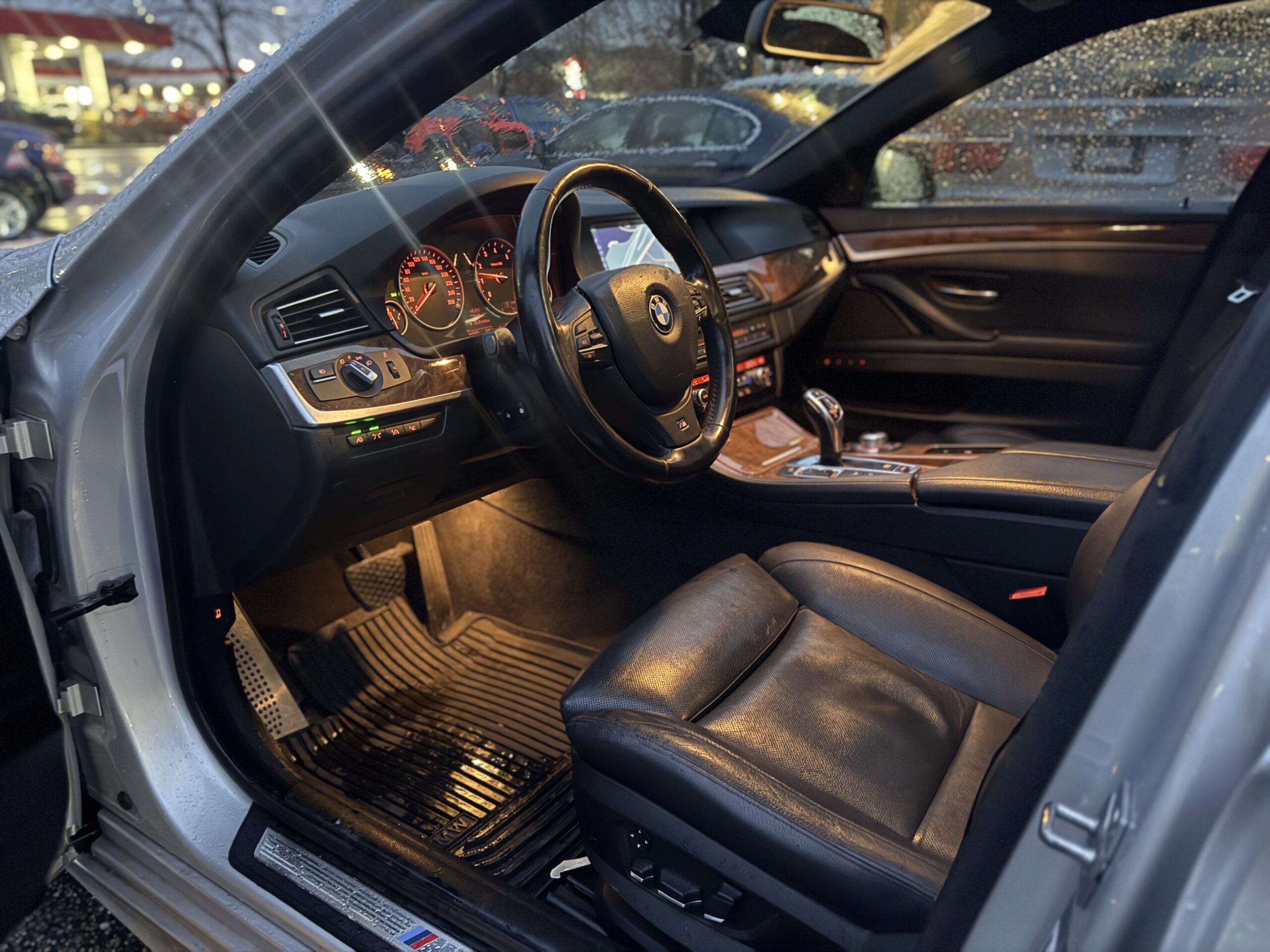 2011 BMW 550 XI AWD v8