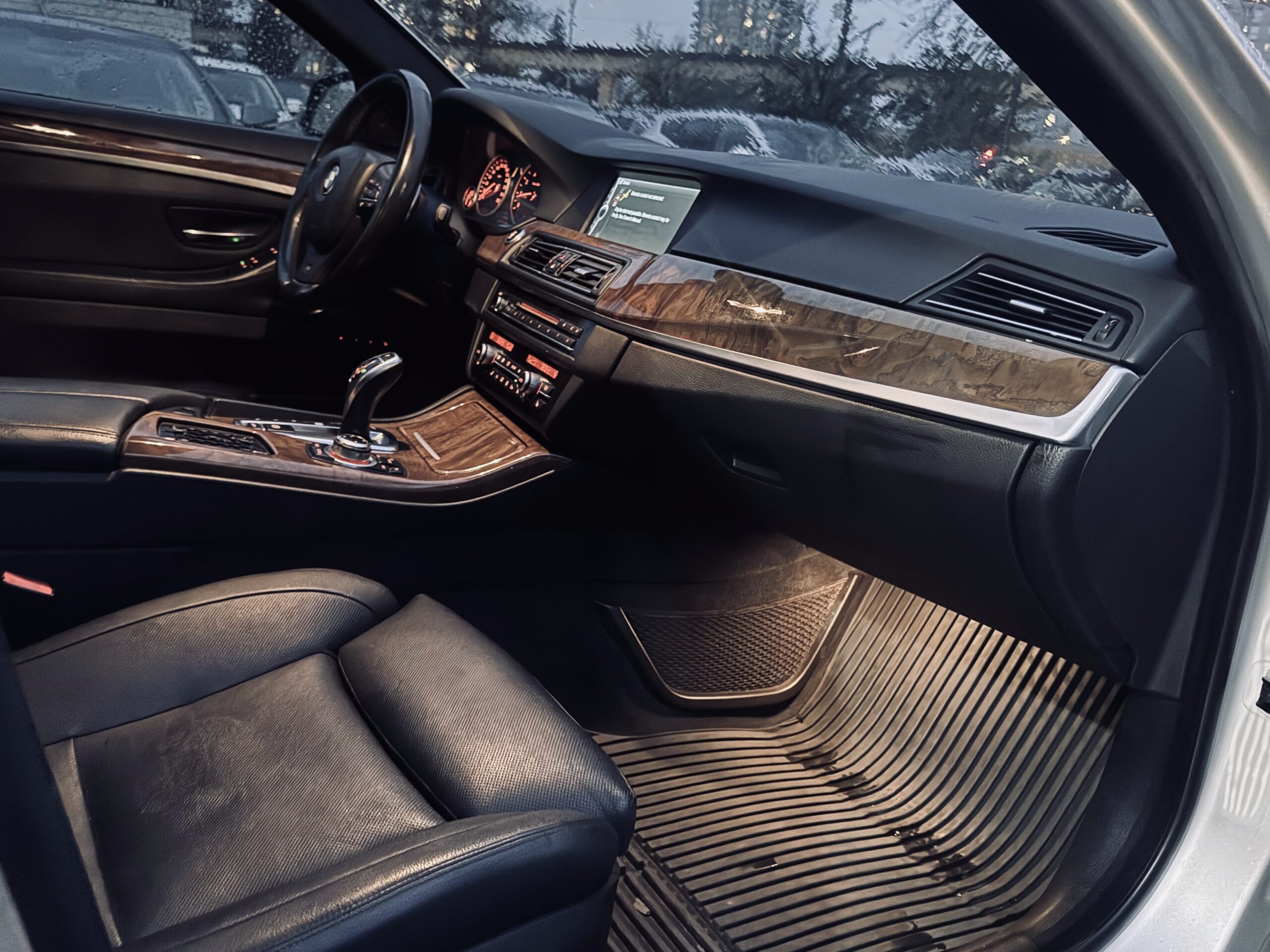 2011 BMW 550 XI AWD v8