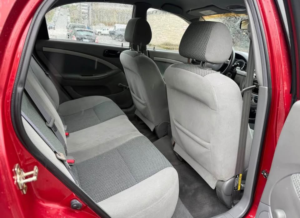 2004 Chevrolet optra 5