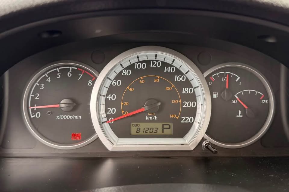 2004 Chevrolet optra 5