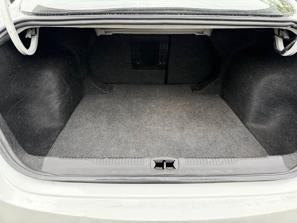 2016 Chrysler 200 — Automatic