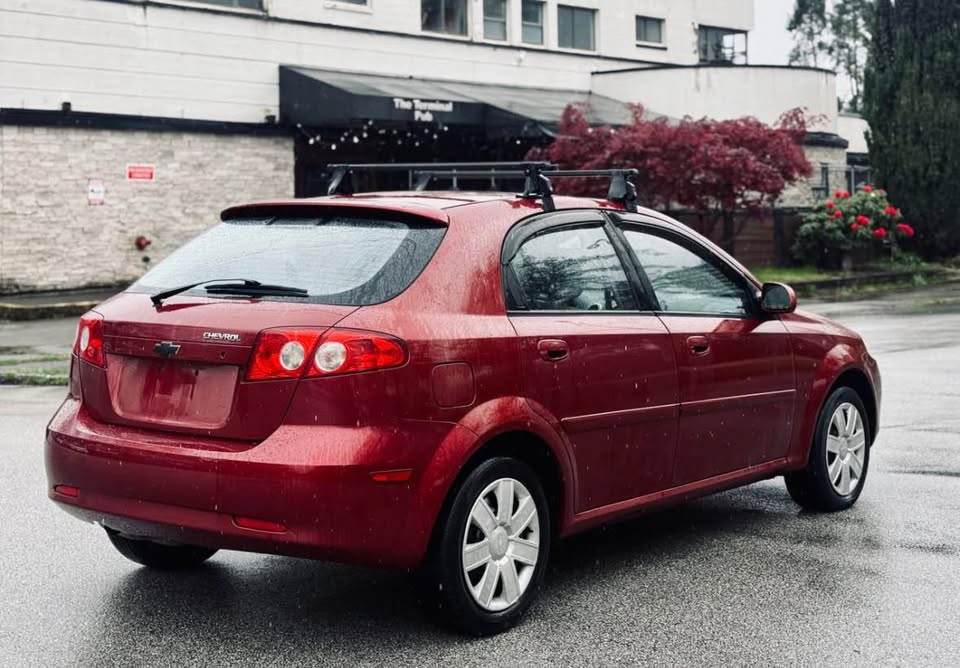 2004 Chevrolet optra 5