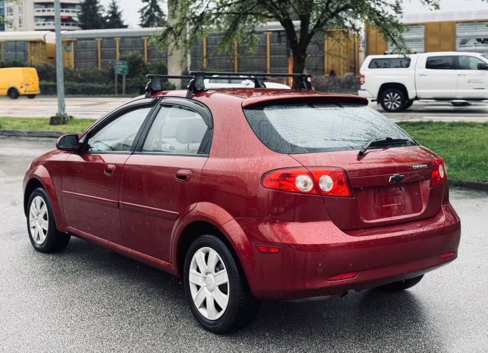 2004 Chevrolet optra 5