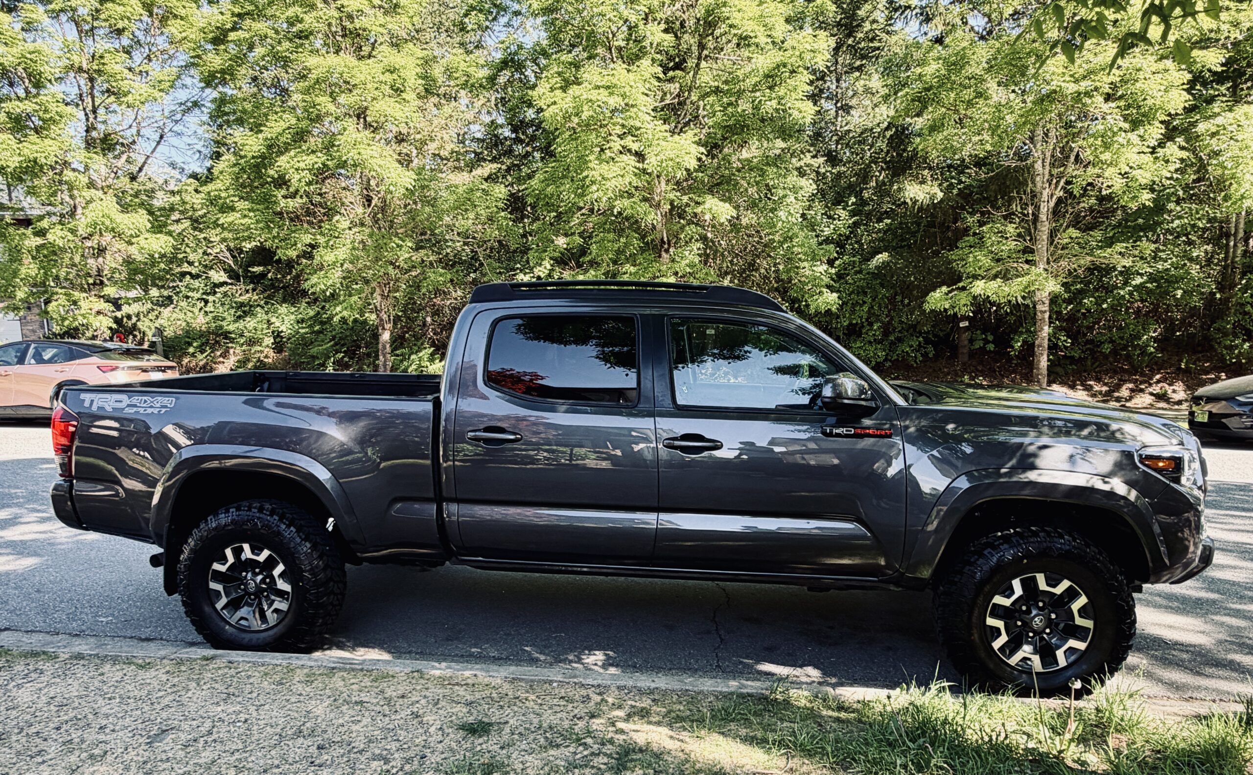 2022 Toyota Tacoma  4X4   Crew Cab Long Box 6 Fit Tall
