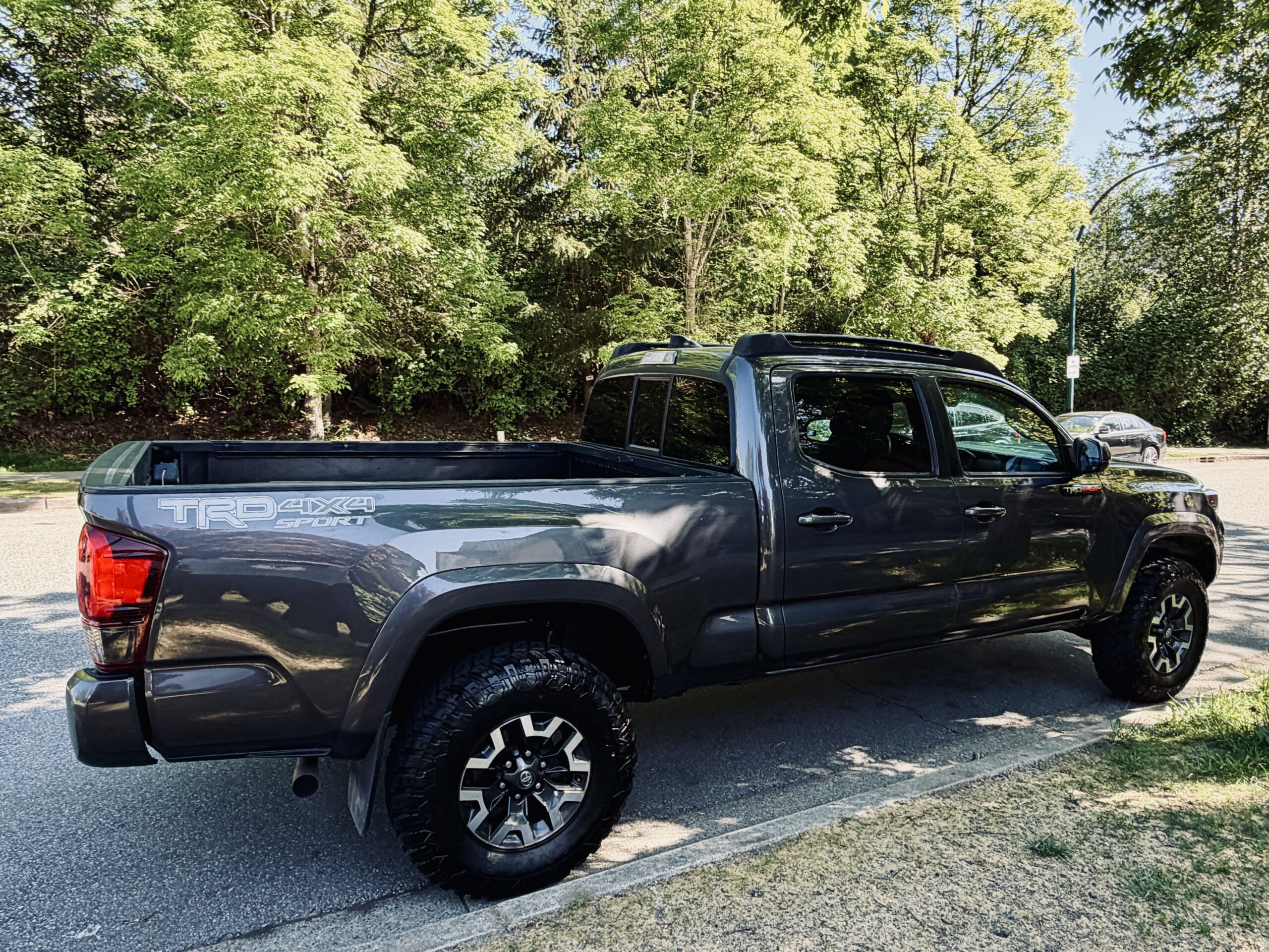 2022 Toyota Tacoma  4X4   Crew Cab Long Box 6 Fit Tall