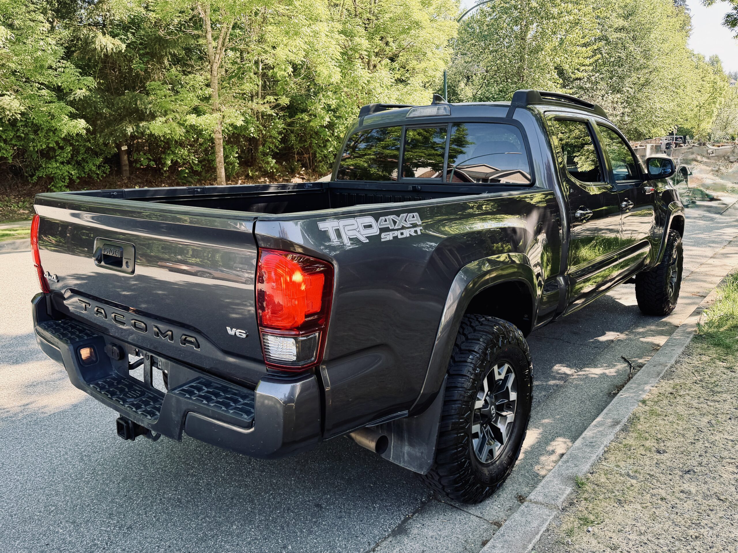 2022 Toyota Tacoma  4X4   Crew Cab Long Box 6 Fit Tall
