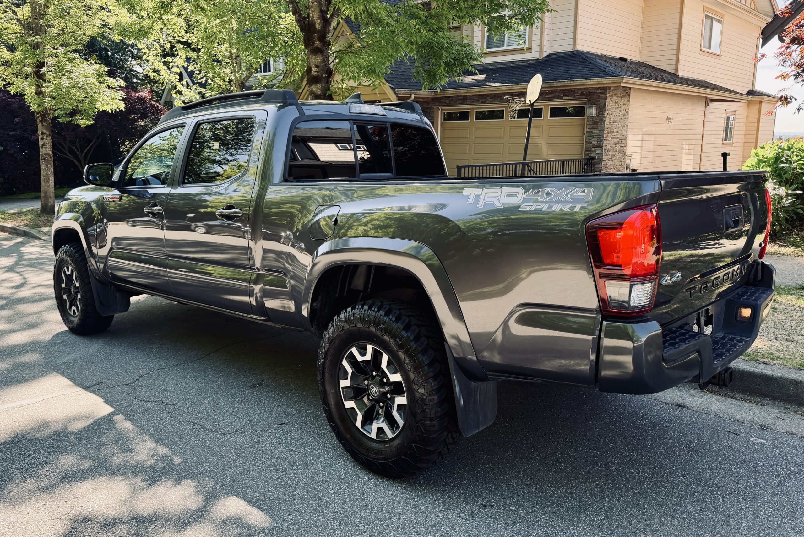 2022 Toyota Tacoma  4X4   Crew Cab Long Box 6 Fit Tall