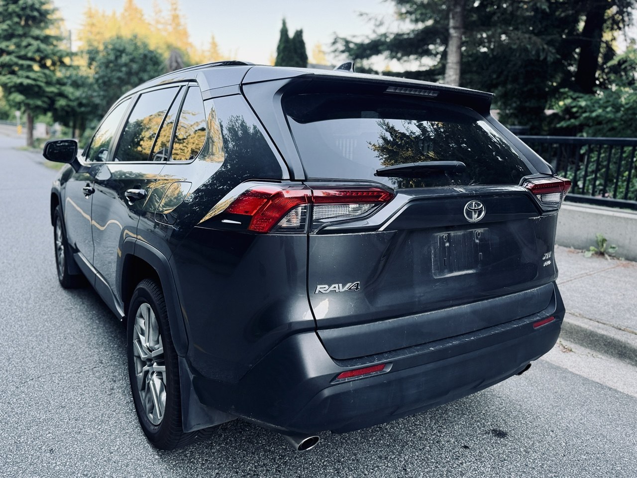 2020 Toyota RAV4  XLE AWD