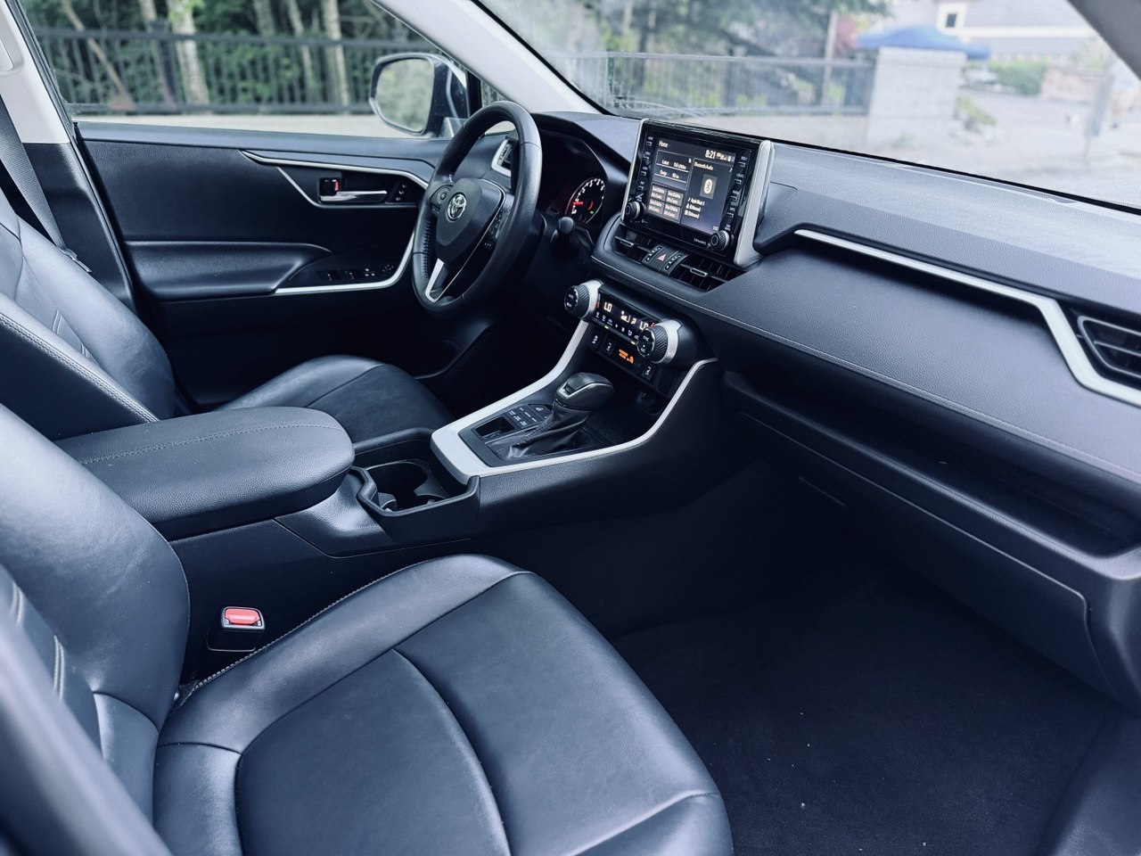 2020 Toyota RAV4  XLE AWD