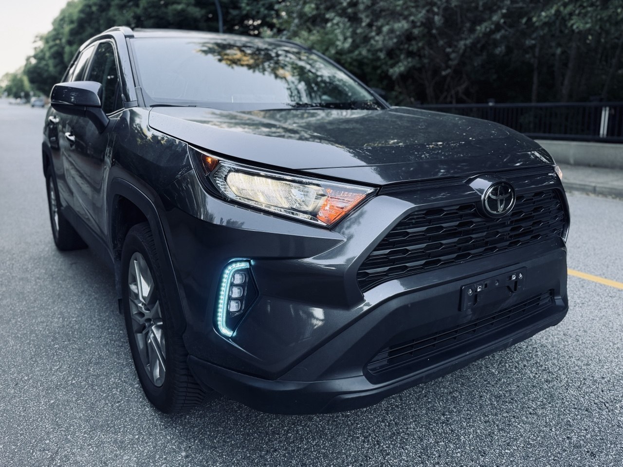 2020 Toyota RAV4  XLE AWD