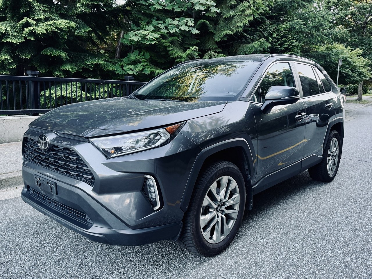 2020 Toyota RAV4  XLE AWD