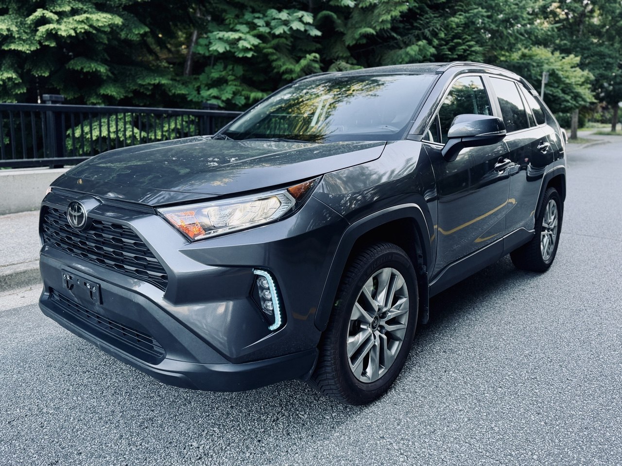 2020 Toyota RAV4  XLE AWD