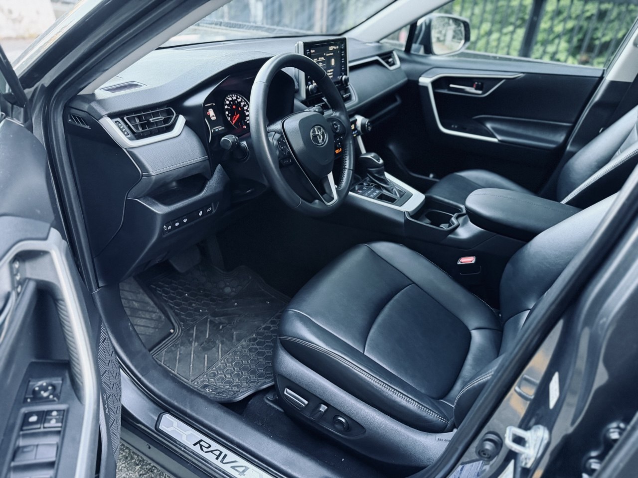 2020 Toyota RAV4  XLE AWD