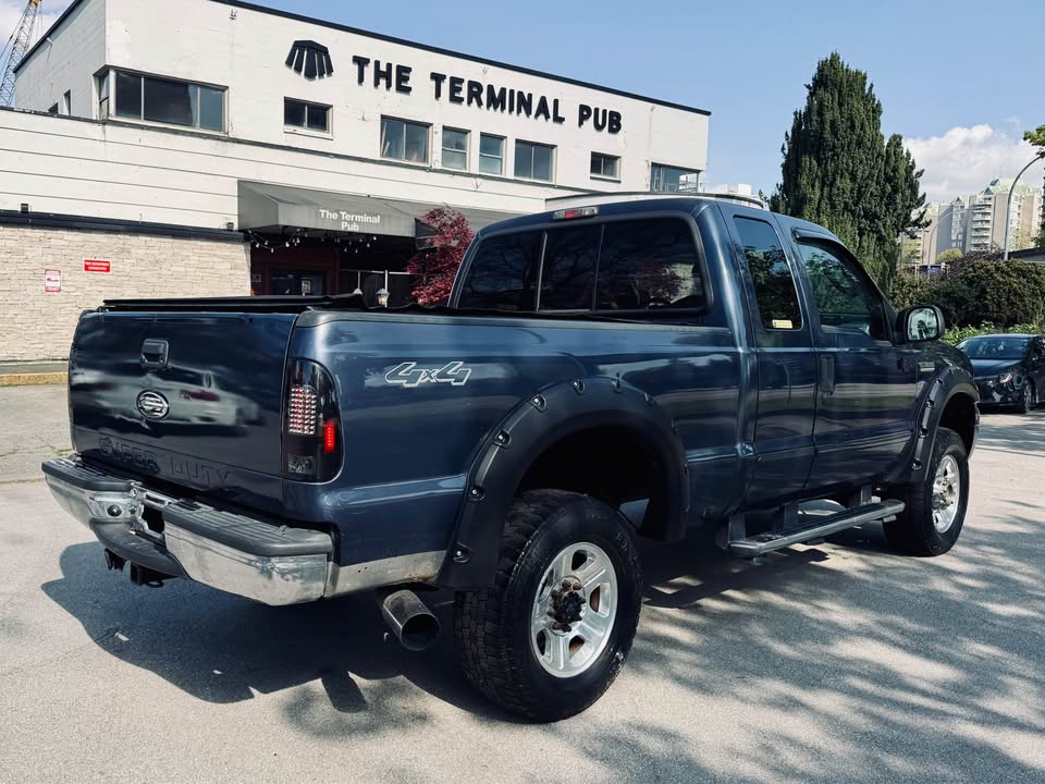 2006 Ford f-350 lariat super duty — extended cab