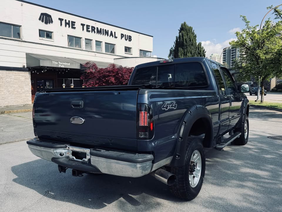 2006 Ford f-350 lariat super duty — extended cab