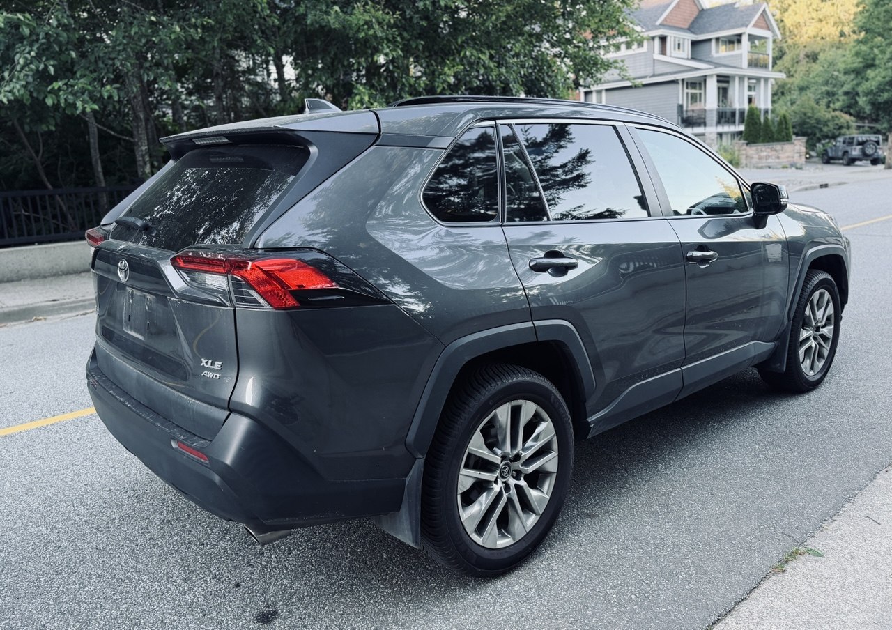 2020 Toyota RAV4  XLE AWD