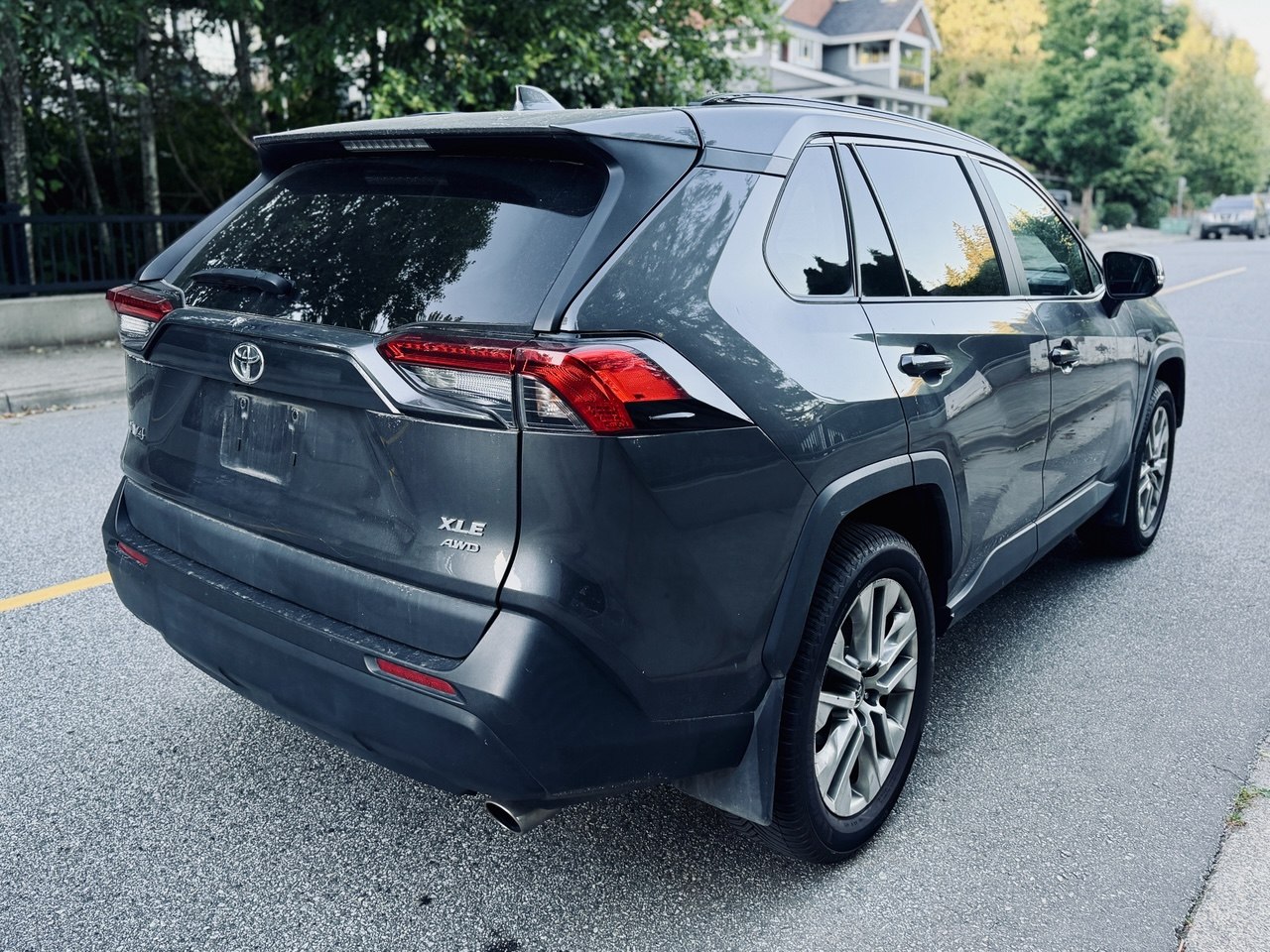 2020 Toyota RAV4  XLE AWD