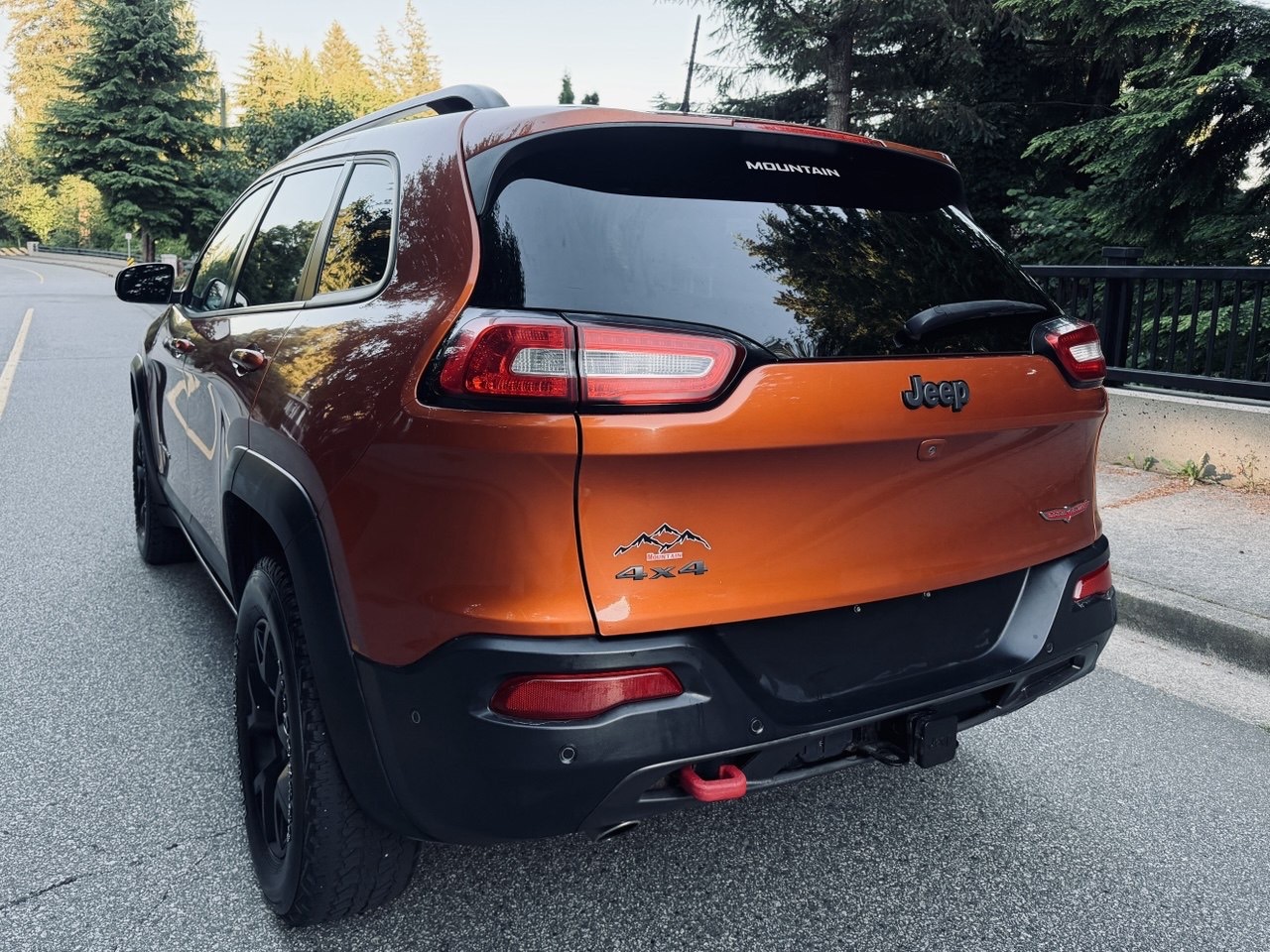 2016 Jeep Cherokee Trail-Hawk 4×4 with the Off-road  Package