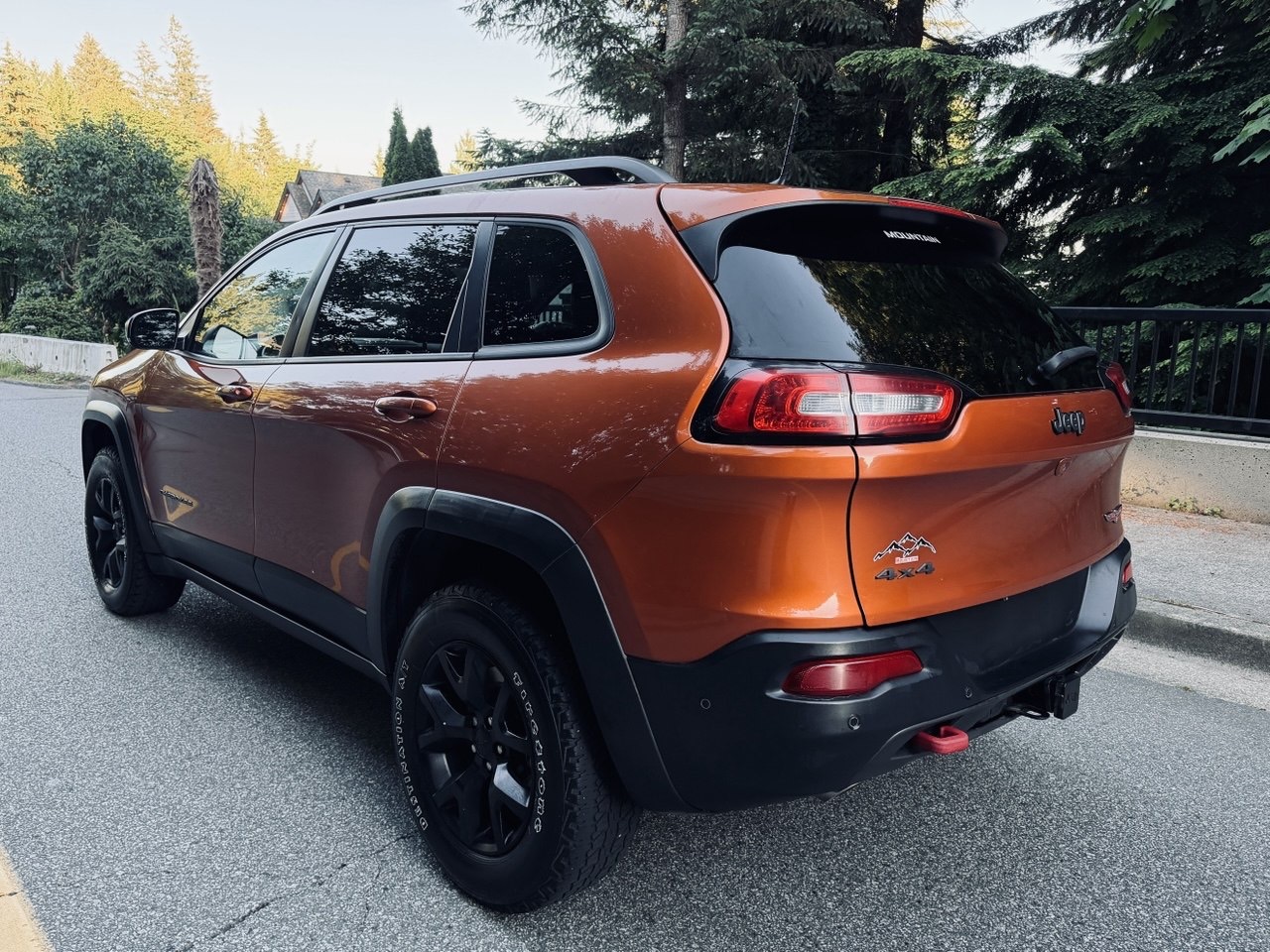 2016 Jeep Cherokee Trail-Hawk 4×4 with the Off-road  Package