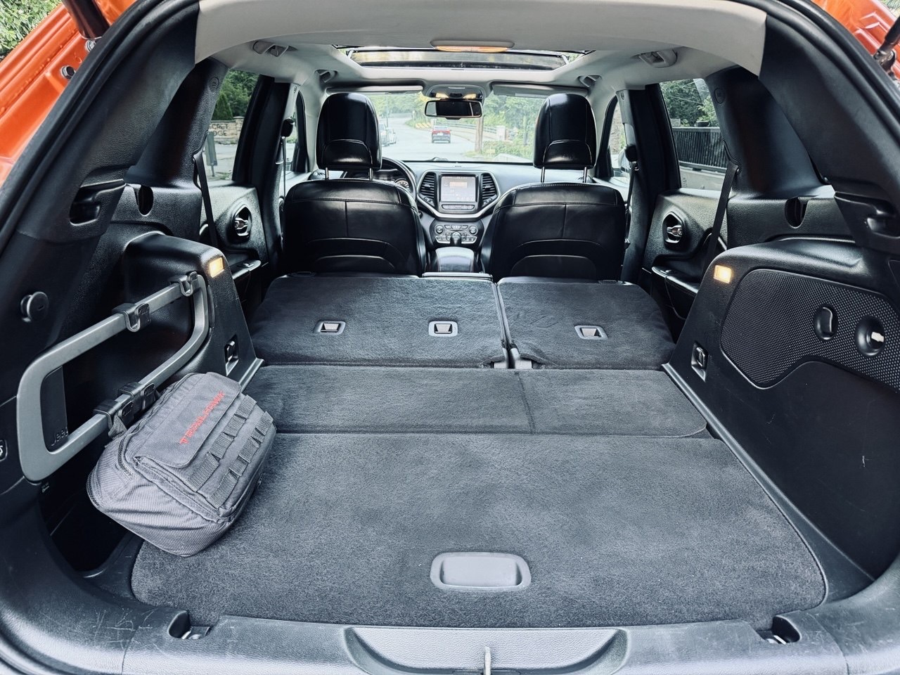2016 Jeep Cherokee Trail-Hawk 4×4 with the Off-road  Package