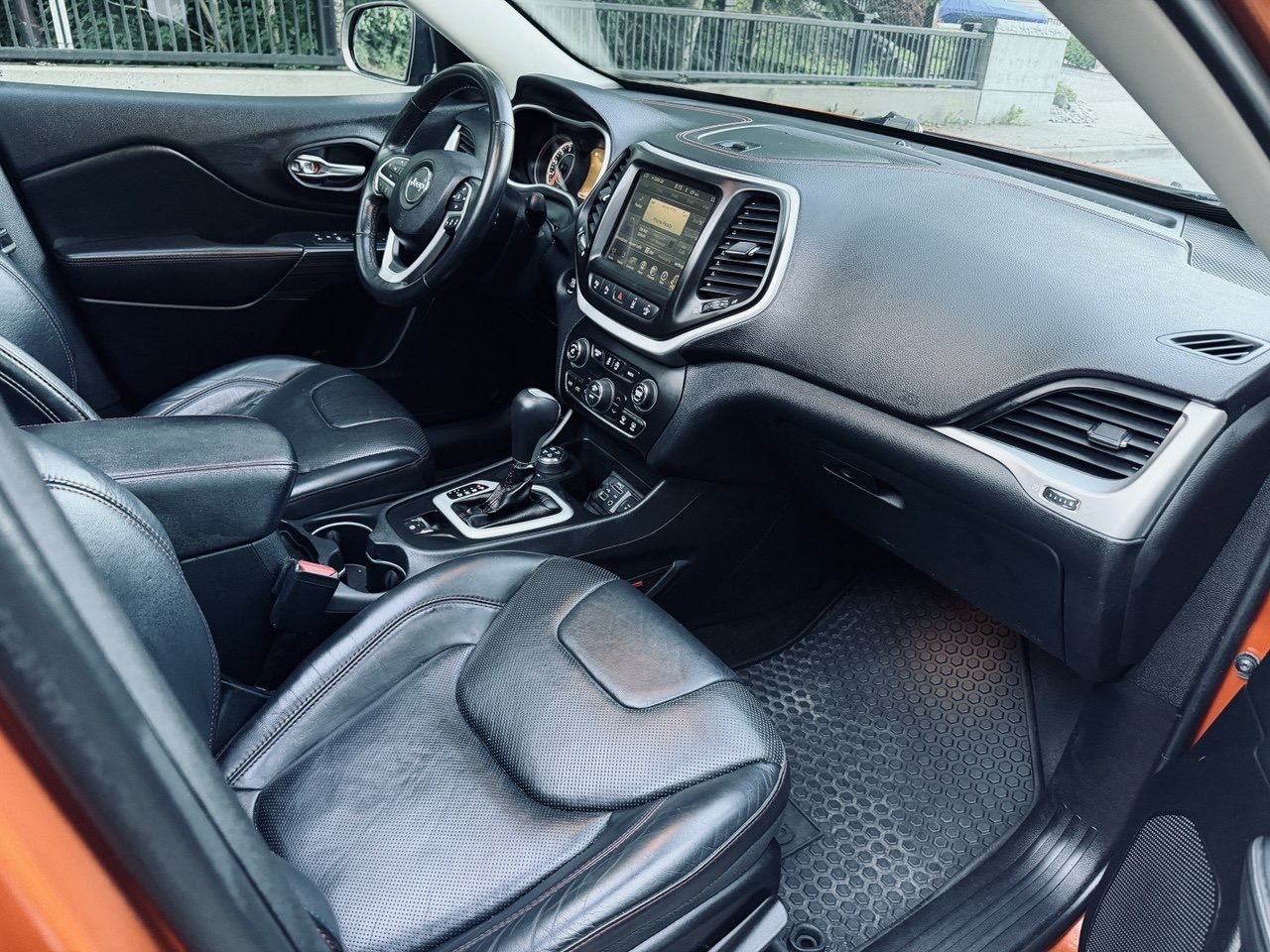 2016 Jeep Cherokee Trail-Hawk 4×4 with the Off-road  Package