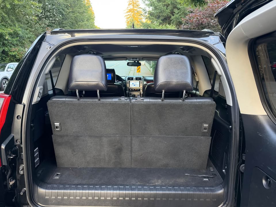 🚗 2013 Lexus GX460 | LOCAL | 1 OWNER | DEALER SERVICED | WARRANTY INCLUDED 🚗