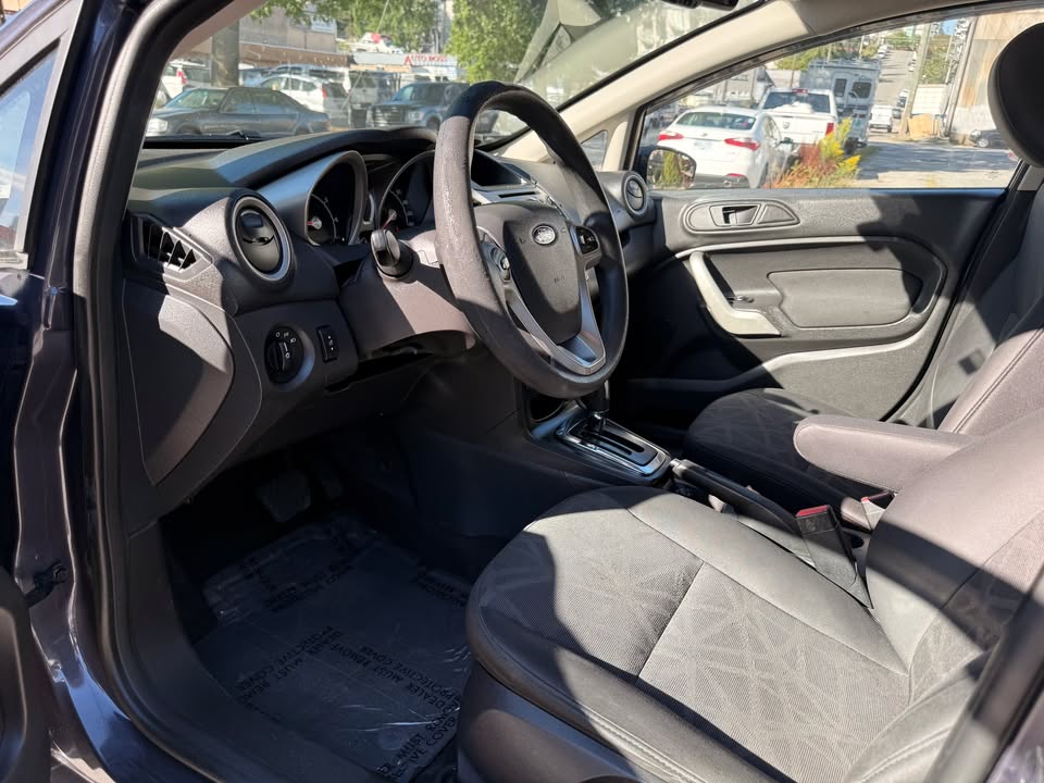 2013 Ford fiesta se